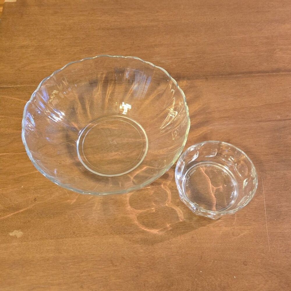 (2) Vintage Arcoroc Clear Glass Bowls 4" 9” Scalloped Thumbprint Serving Bowls